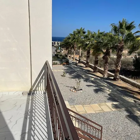 Penthouse Mountains Nature Bbq Sea And Pool View Quiet Tatil Evi Agios Amvrosios (Kyrenia)