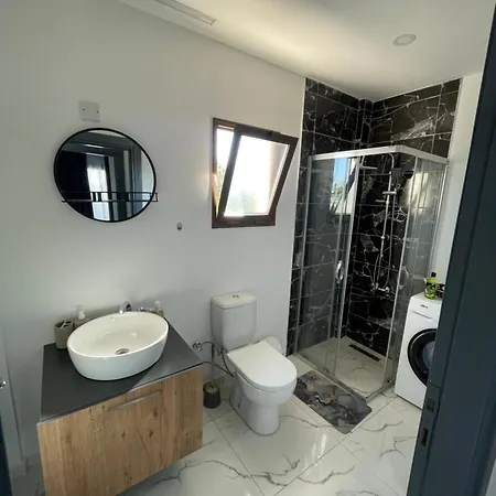Penthouse Mountains Nature Bbq Sea And Pool View Quiet Agios Amvrosios (Kyrenia)